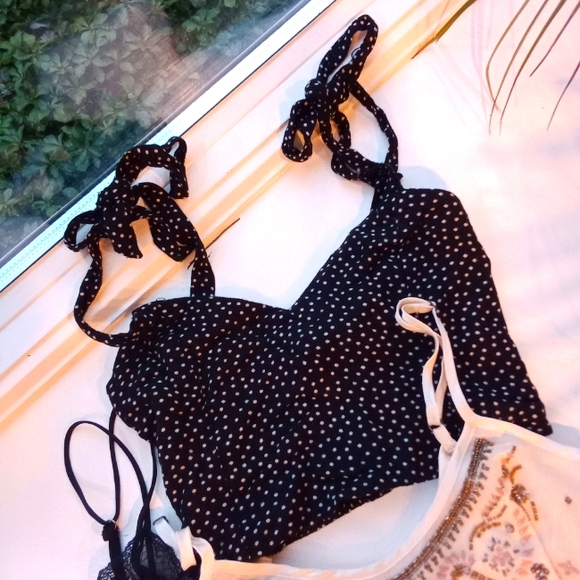 🌿Bundle XXS-XS Abercrombie Tank Tops🌿 - Picture 1 of 4